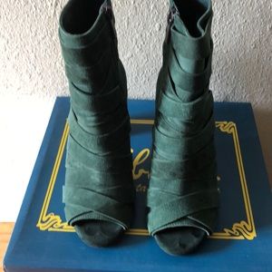Green suede open toe zipper booties!